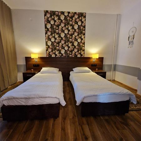 Hotel Peters à Turawa Extérieur photo