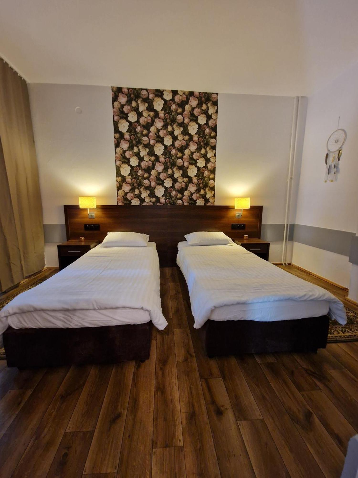 Hotel Peters à Turawa Extérieur photo